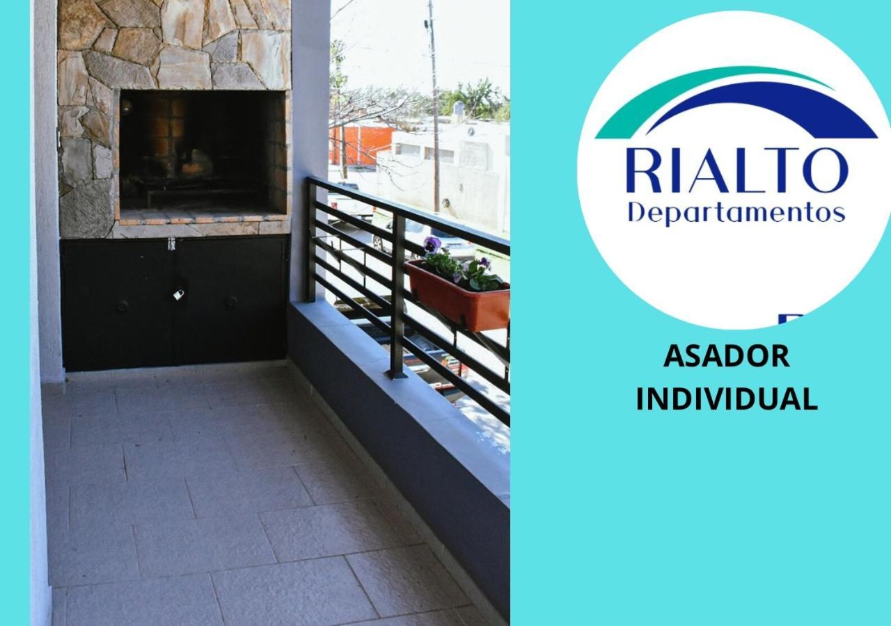 Rialto Dpto Cochera Cubierta Asador Individual Villa Mercedes Bagian luar foto